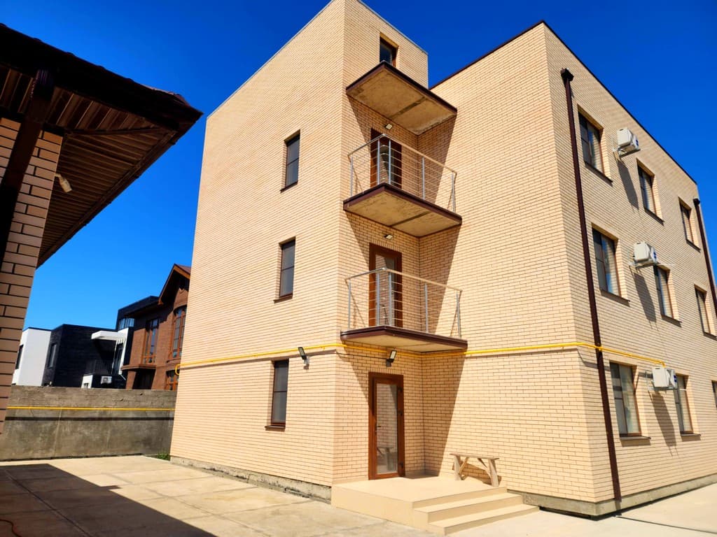 Вид с улицы 1